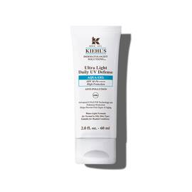 Eine 30-ml-Tube Kiehl's Ultra Light Daily UV Defense Aqua Gel vor weißem Hintergrund.