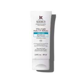 Eine 30-ml-Tube Kiehl's Ultra Light Daily UV Defense Aqua Gel vor weißem Hintergrund.