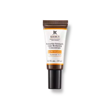 Un flacon de 75 ml de Powerful-Strength Line-Reducing Concentrate de Kiehl's sur fond blanc.