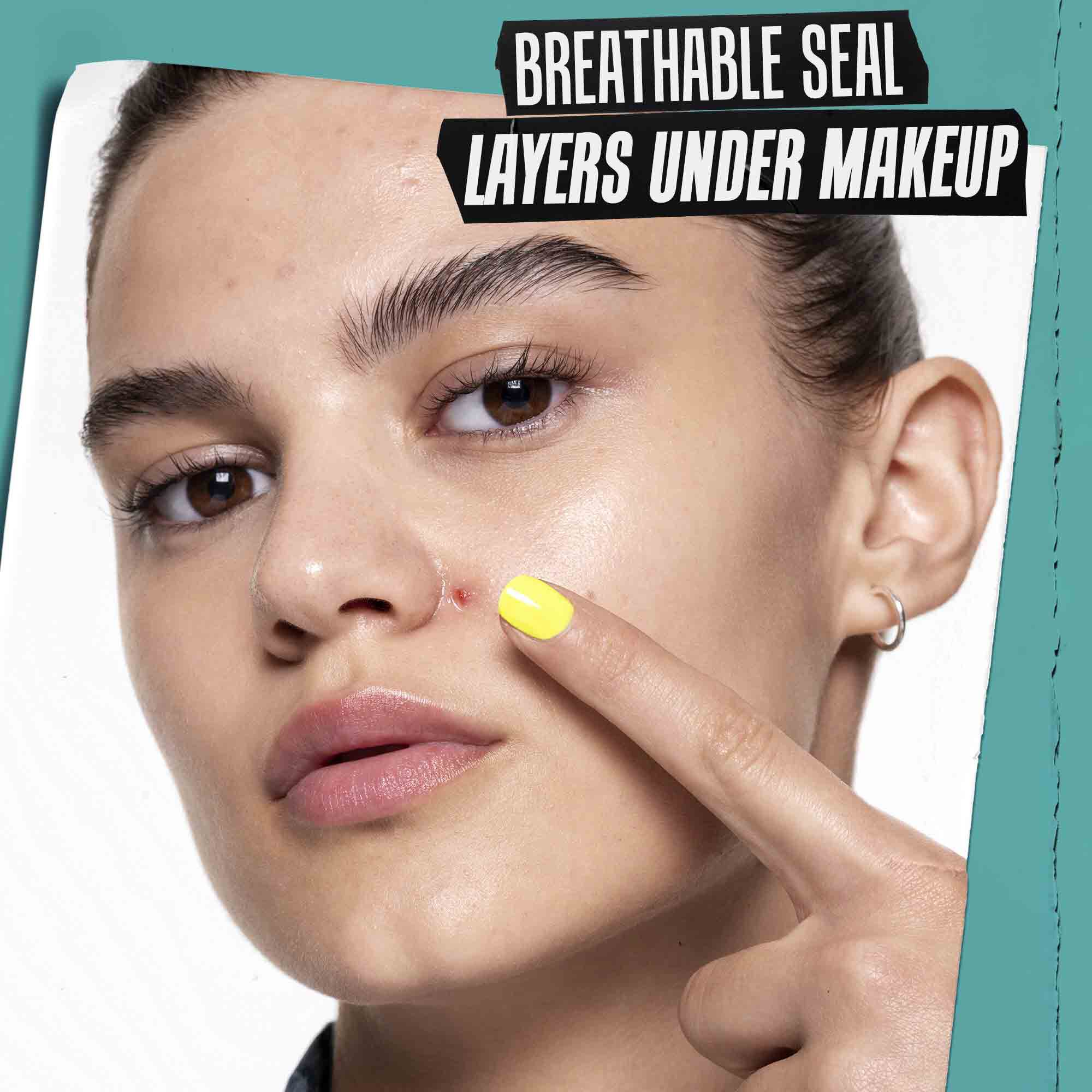 Application de la solution Truly-Targeted Blemish-Clearing Solution sur la peau.