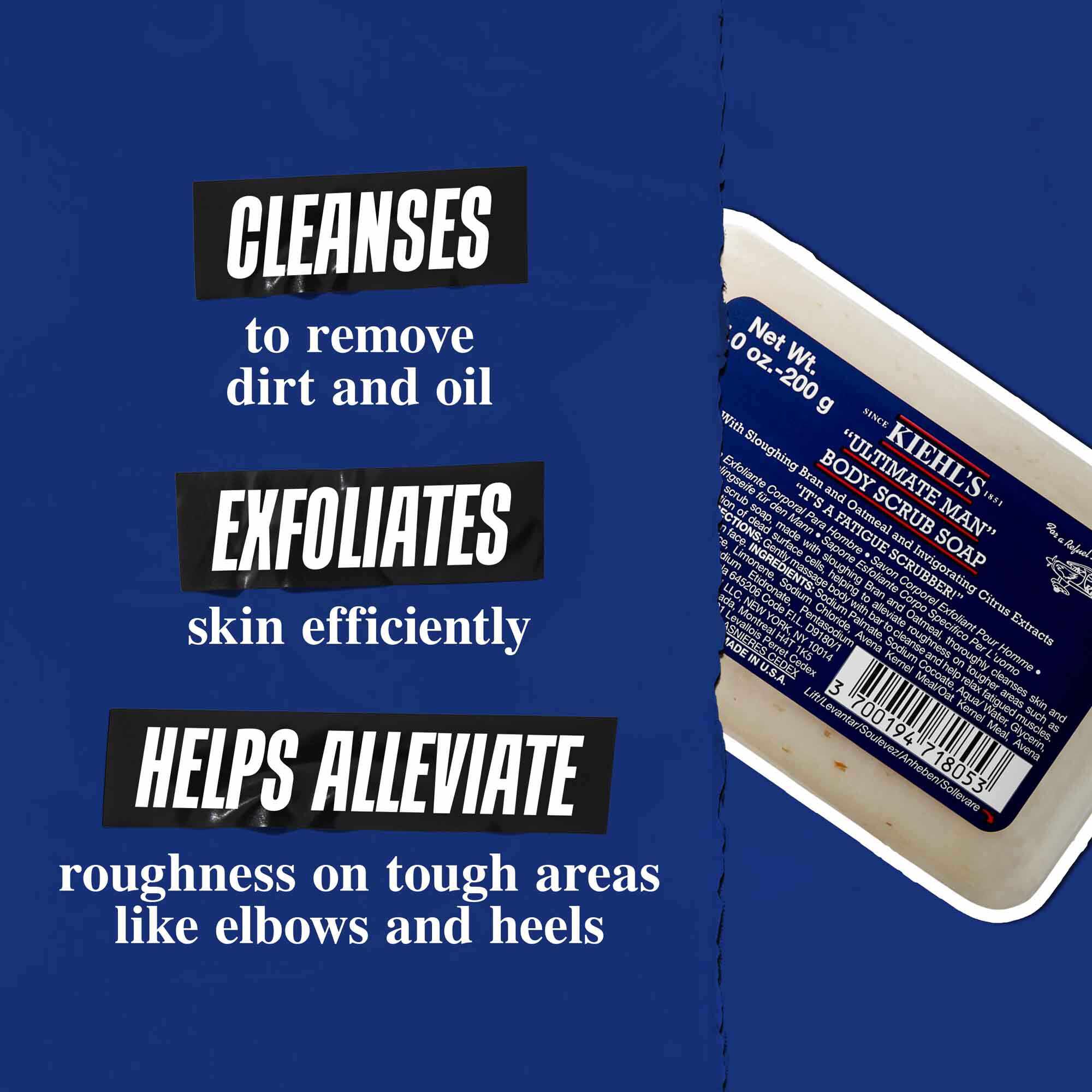 Ultimate Man Body Scrub Soap sur fond bleu fonce avec le texte : « Nettoie pour eliminer la salete et le sebum. Exfolie la peau efficacement et aide a attenuer la rugosite sur les zones difficiles comme les coudes et les talons. »