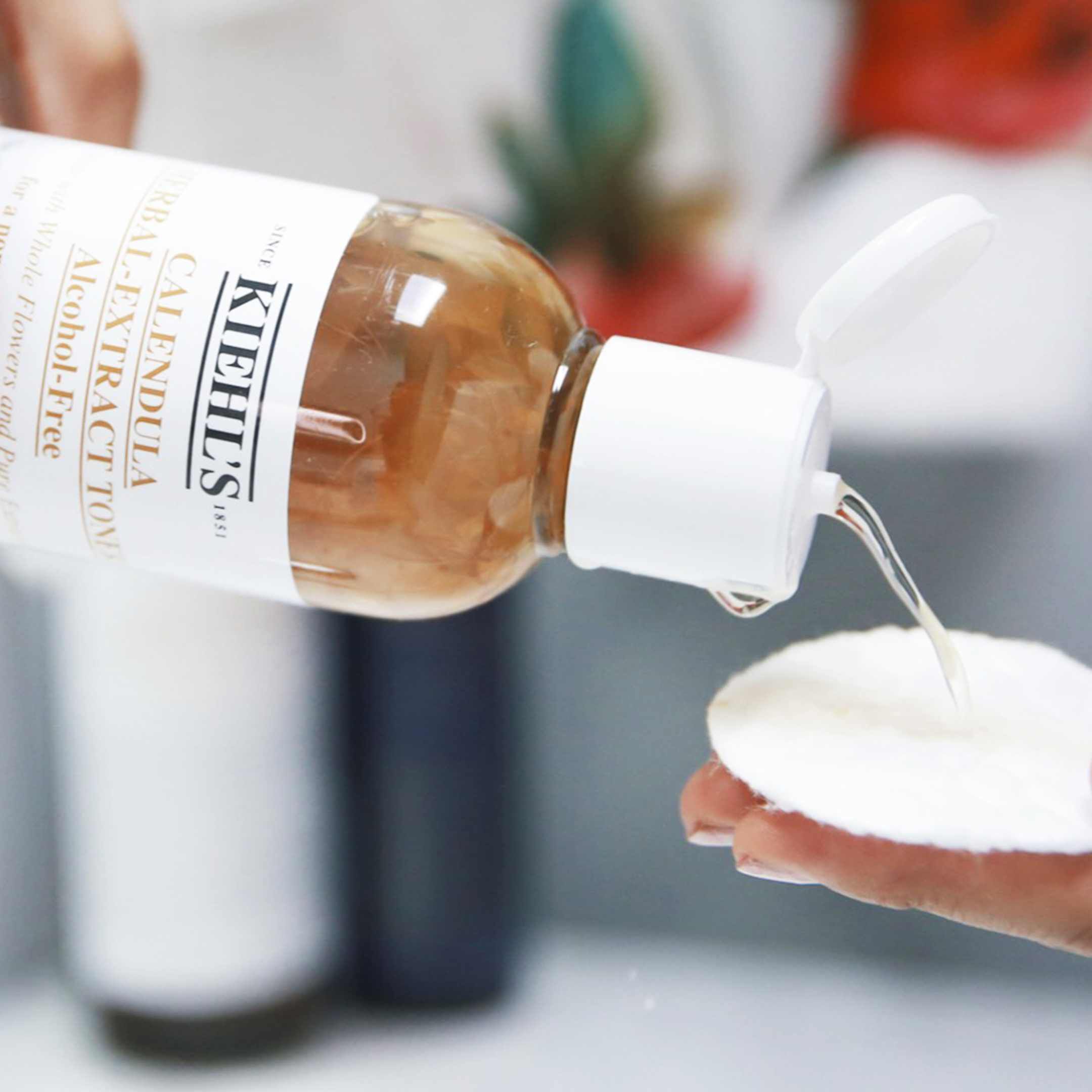 Toner gegen Pickel nach Absetzen der Pille